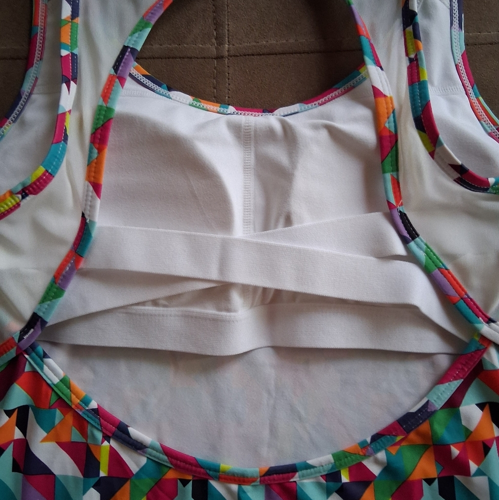 Fabletics Colorful Geometric 3-Piece Set Activewear - Picture 10 of 16